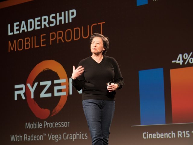 신제품에 대해 설명하는 리사 수 AMD 최고경영자. (출처=IT동아)