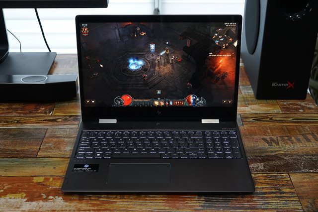 베가 8 모바일 그래픽 프로세서로 고사양만 아니라면 적당한 수준의 게이밍 성능을 제공한다. (출처=IT동아)