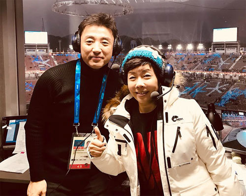 9일 2018 평창 겨울올림픽 개회식의 MBC 생중계 진행을 맡은 개그우먼 김미화 씨(오른쪽)와 박경추 캐스터. 김미화 트위터