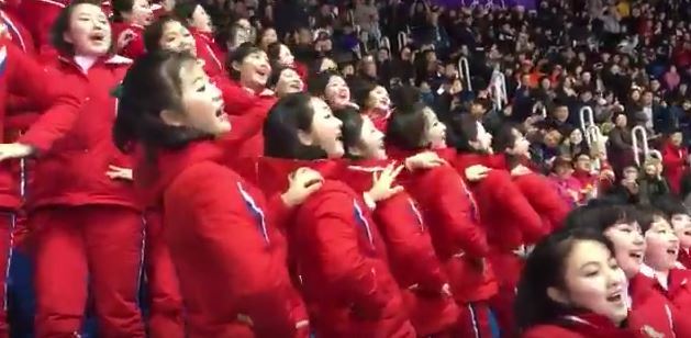사진=북한 응원단(유튜브 영상)