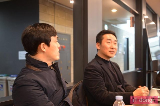 < 스타트업이 바라는 점을 어필 중인 리얼감 정 대표 > (출처=IT동아)