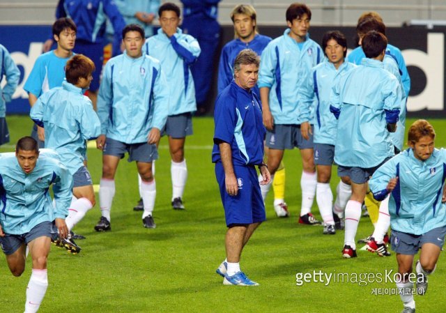 2002 월드컵 독일전을 앞두고 경기장 적응 훈련을 하고 있는 축구대표팀. 사진=게티이미지코리아