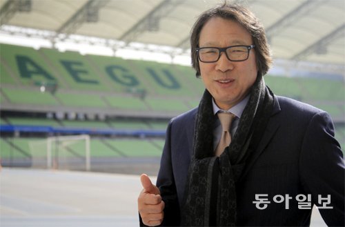 조광래 대구FC 대표이사는 선수와 지도자로서 한국 축구 역사에 한 획을 그은 인물이다. 2014년 대구FC 대표이사로 선임된 그는 행정가로서도 성공가도를 달리고 있다. 동아일보DB