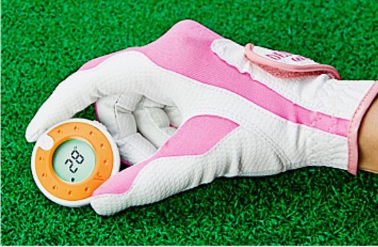 그린에서 홀컵까지 거리를 측정하는 볼마커 (출처=보이스캐디 홈페이지)