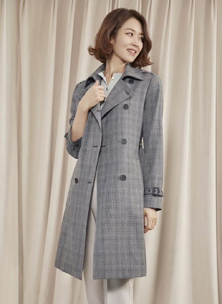 정지영이 모델인 현대홈쇼핑의 새 패션 PB 밀라노스토리. 봄 시즌을 맞은 TV홈쇼핑 업계의 패션 전쟁이 한창이다. 사진제공｜현대홈쇼핑