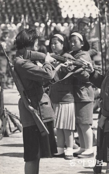 사격훈련 받는 여자 향토예비군 (1968.6)