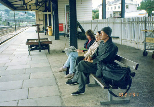 1991년 유럽 여행 중 기차역에서 찍은 사진. 청학 스님 제공