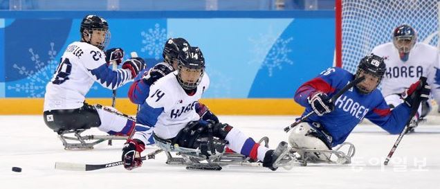 사진=‘2018 평창 동계패럴림픽’ 한국 아이스하키 대표팀(동아일보)