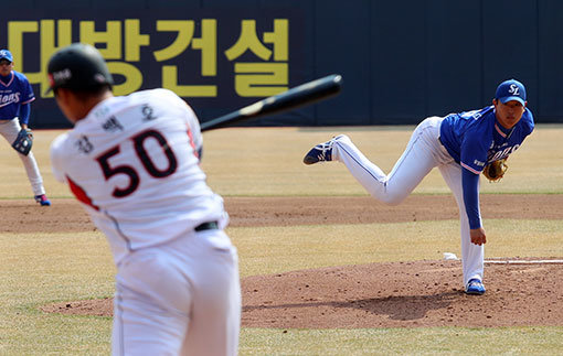 13일 수원 kt위즈파크에서 열릴 kt위즈와 삼성 라이온즈의 `2018 kbo리그` 시범경기 2회말 삼성 양창섭이 kt 강백호 타석에 역투하고 있다. 사진제공｜스포츠코리아