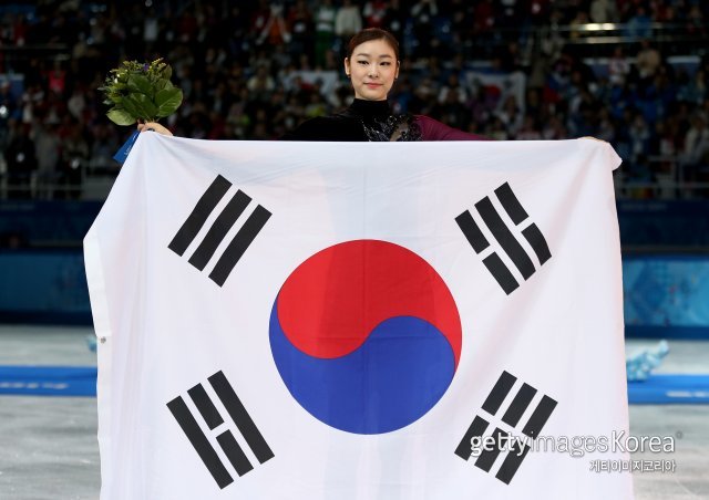 스포츠 전문가들은 ‘피겨 퀸’ 김연아를 대한민국 체육계에서 가장 영향력이 큰 인물로 꼽았다. 창간 10주년을 기념해 
스포츠동아가 진행한 설문 응답자 100명 가운데 44명이 김연아에게 표를 던졌다. 한국 체육사에서 피겨스케이팅 사상 최초로 올림픽
 금메달을 차지했고, 2018평창동계올림픽 개최를 위해 발 벗고 뛰는 등 한국 스포츠발전을 위해 왕성하게 활동한 것을 높이 
평가했다. 사진=게티이미지코리아