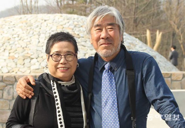 올해로 결혼 50주년을 맞아 초대전 ‘지월·상상’을 연 한영섭, 남영희 작가 김민 기자 kimmin@donga.com