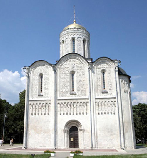 러시아 모스크바 동북쪽에 위치한 블라디미르의 드미트리 성당은 1194∼1197년 사이에 건축됐다. 러시아 초기 성당 중 비교적 원형이 잘 보존되어 있다. 이환병 교사 제공