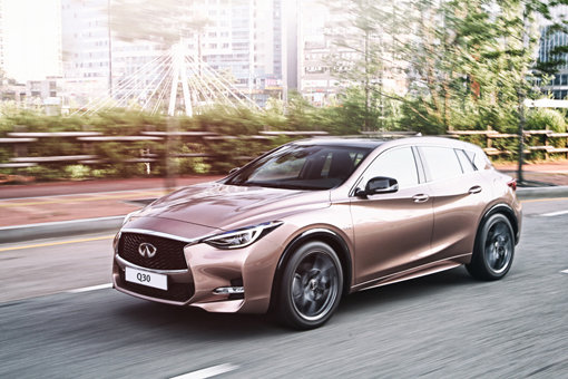 독특한 디자인과 뛰어난 공간 활용성, 스포츠카 주행감성으로 차별화에 성공한 CUV ‘인피니티 Q30’. 사진제공｜인피티니코리아