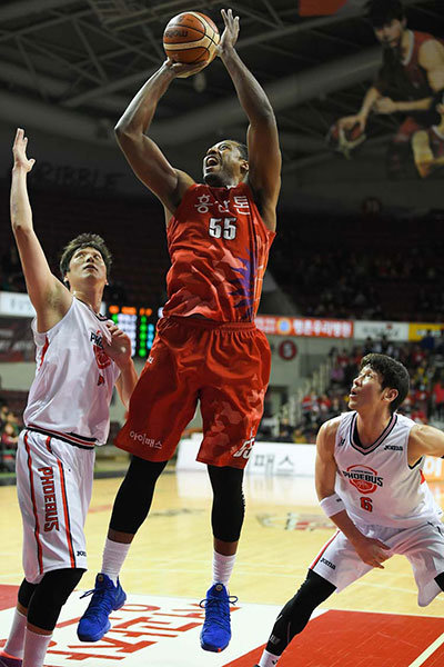 다음시즌부터 볼 수 없는 사이먼. 사진제공｜KBL