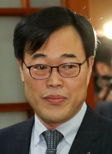 “김기식, 의원 임기만료 직전에도 외유성 출장”