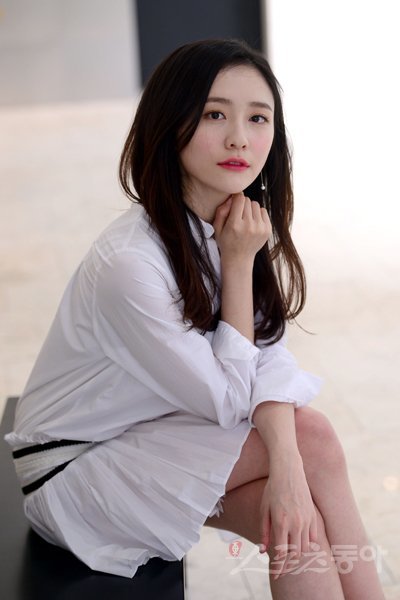 박지현은 영화 ‘곤지암’으로 데뷔 2년 만에 주연 연기자가 됐고, 그 작품이 흥행에도 성공하는 ‘행운’을 누리고 있다. 하지만 기쁨을 만끽하기보다 “이제 시작일 뿐”이라는 그는 “새 작품을 위해 다시 오디션을 봐야 하는 입장으로 돌아간다”고 했다. 김종원 기자 won@donga.com