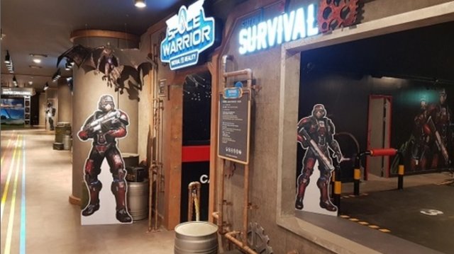 ▲ 잠실롯데월드 VR SPACE 내 캠프VR ‘스페이스 워리어’ 체험존. 사진제공=캠프VR