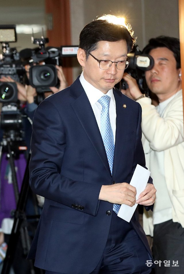 [단독]‘오사카 총영사’ 거절당하자… 직접 댓글 달며 여론전