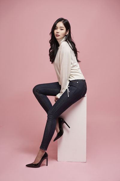 조정민은 2014년 데뷔해 자신만의 음악과 퍼포먼스로 국내 트로트계에 새로운 방향을 제시했다. 최근 일본 엔카시장에 진출한 조정민은 기존 엔카 가수들에게서 볼 수 없었던 매력으로 현지 음악계와 미디어의 관심을 받고 있다. 사진제공｜루체엔터테인먼트