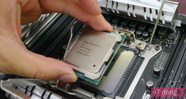 인텔의 CPU(출처=IT동아)