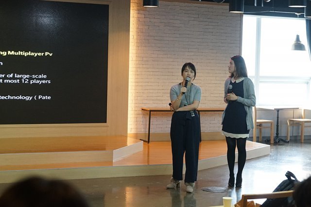 젠 쉬 리얼리스 최고경영자(좌).(출처=IT동아)