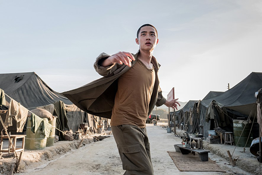 한국전쟁 당시 거제 포로수용소가 배경인 도경수 주연의 영화 ‘스윙키즈’. 사진제공｜NEW