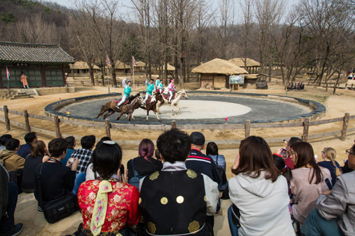 경기 용인의 한국민속촌. 사진제공｜한국관광공사