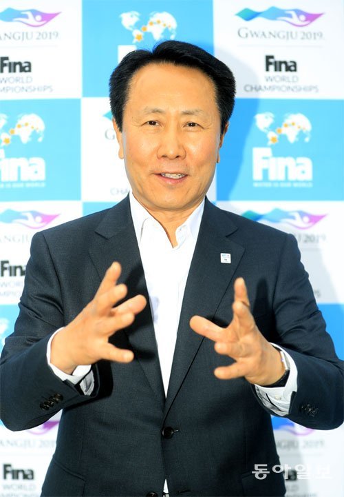 조영택 2019 광주 세계수영선수권대회 조직위원회 사무총장은 2일 동아일보 인터뷰에서 “이번 대회는 남북 평화 무드를 더욱 고조시켜 세계 평화 흐름으로 이끄는 발판이 될 것이다”고 말했다. 광주=박영철 기자 skyblue@donga.com