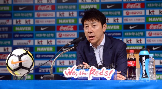 축구국가대표팀 신태용 감독은 14일 오전 10시 서울시청 8층 다목적홀에서 기자회견을 열고 2018러시아월드컵 여정에 참여할 예비엔트리를 발표할 예정이다. 스포츠동아DB