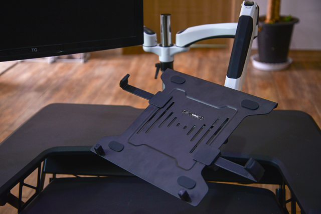 노트북 거치대 RT-2(출처=IT동아)