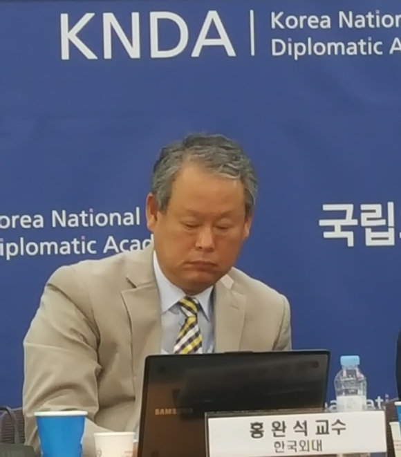홍완석 한국외대 교수