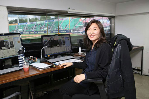 유지영 씨는 경기장 아나운서를 꿈꾸는 후배들에게 “집중력과 끈기, 그리고 경기를 즐기는 마음가짐이 필요하다”고 조언했다. 사진제공 ｜ 두산베어스