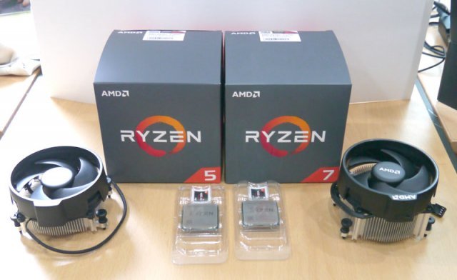 AMD 라이젠5 2600과 라이젠7 2700 제품 패키지(출처=IT동아)