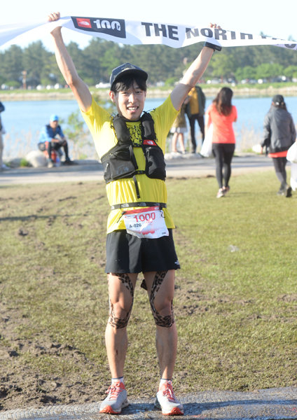 2018 노스페이스 100 코리아 100km 부문 우승을 차지한 노스페이스 소속 김지섭 선수. 사진제공｜노스페이스