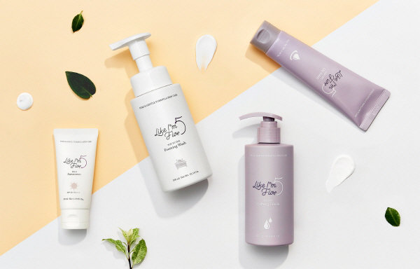 ▲ 유진이 직접 디렉팅한 ‘라이크아임파이브’ 제품 4종