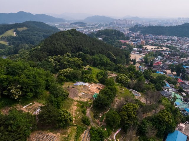 교촌리고분 전경