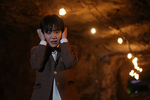 내달 12일 개봉하는 공포영화 ‘속닥속닥’의 한 장면. 사진제공｜그노스