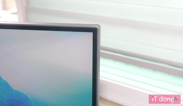 벤큐 PD2500Q의 화면 주변 베젤(출처=IT동아)