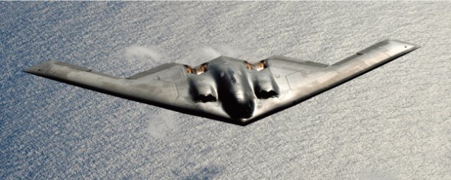 한국으로 날아온 B-2 전략폭격기. 이 폭격기는 미국 인도태평양사령부의 통제를 받는다. 북한의 핵 · 미사일 공격 가능성이 높아지면서 인도태평양사가 연합사와 상관없이 미사일 대응전을 연습하는 빈도가 높아졌다. [뉴시스]