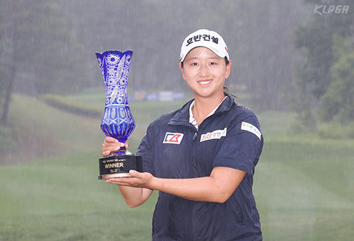 박채윤이 1일 강원도 평창군 버치힐 골프클럽에서 열린 KLPGA투어 맥콜·용평리조트오픈 최종라운드에서 연장 승부 끝에 KLPGA 데뷔 첫 우승을 거머쥐었다. 사진제공｜KLPGA