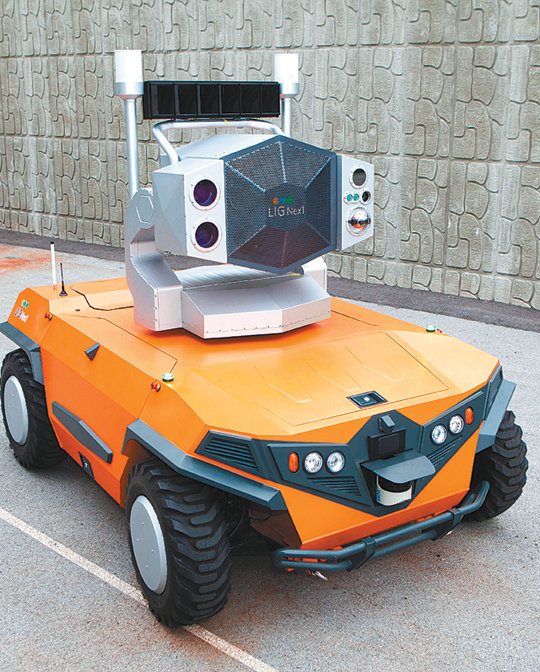 국내 기업 LIG넥스원이 개발한 조류퇴치로봇. LIG넥스원 제공