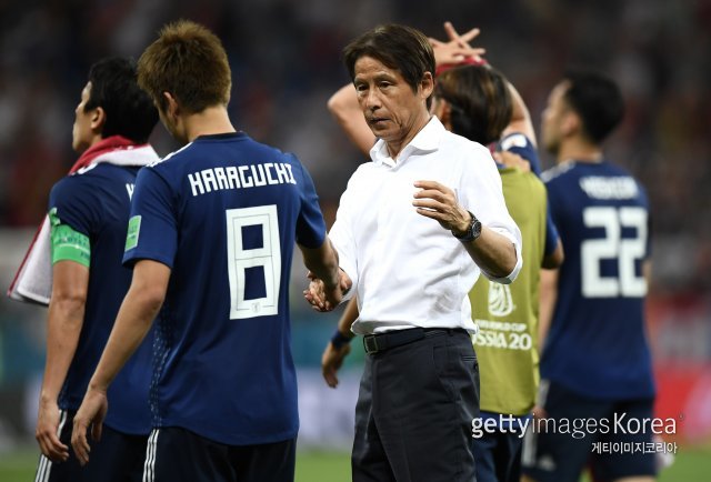 벨기에와의 16강전에서 패한 후 아쉬워하고 있는 일본 축구대표팀. 사진=게티이미지코리아