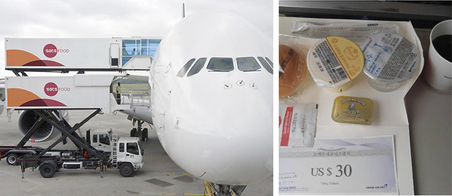 독일 루프트한자 여객기에 기내식을 담은 카트가 실리고 있다(왼쪽 사진). 한 승객이 소셜네트워크서비스(SNS)에 올린 아시아나항공
 여객기의 ‘밥 없는 기내식’ 사진. 주식 자리에 30달러짜리 바우처가 놓여 있다. 동아일보DB·SNS 캡처