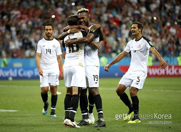2018러시아월드컵 조별리그 E조 스위스-코스타리카 경기에서 득점한 코스타리카 축구대표팀 선수들이 기뻐하고 있는 모습. 사진=게티이미지코리아