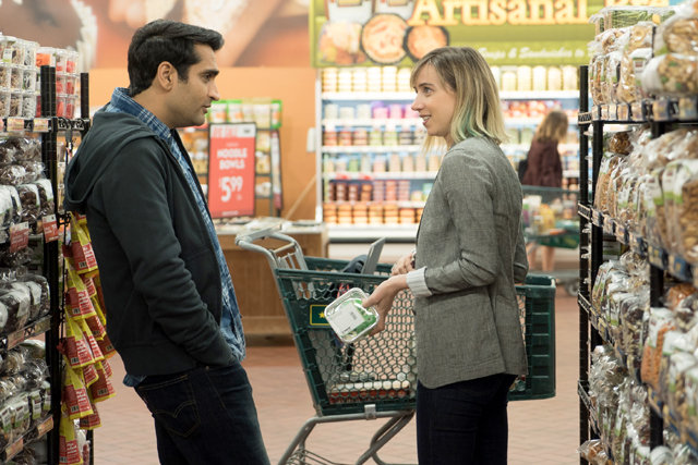 스탠드업 코미디언 쿠마일 난지아니와 아내 에밀리 고든의 실화를 담은 영화 ‘빅 식’. 부부는 자신들의 이야기를 3년에 걸쳐 직접 썼고, 솔직하고 재치 있는 스토리로 아카데미 각본상 후보에 올랐다. 리틀빅픽처스 제공