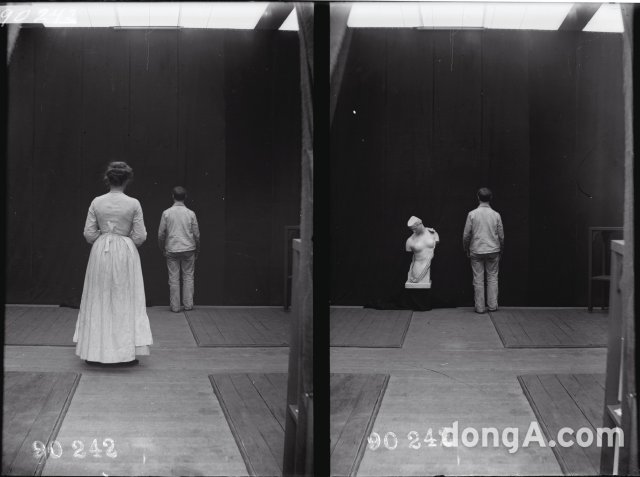 <? ?? ????: 3D: Double Vision> ???, ?? ???? ??? ????(Joseph Jastrow)? ?? ?? ??(Experiments in Visual Perception) ?? ??(1905) ????: California Museum of Photography, University of California, Riverside