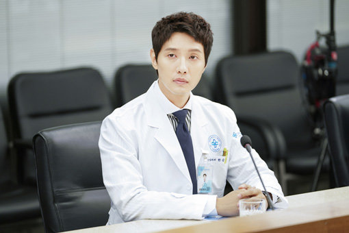 MBC 드라마 ‘사생결단 로맨스’에서의 지현우. 사진제공｜세이온미디어·중휘미디어