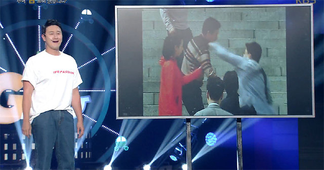 김원효가 3년 만의 ‘개콘’ 복귀 무대에서 정치 풍자 코미디 ‘부탁 좀 드리겠습니다’를 선보였다. KBS 캡처