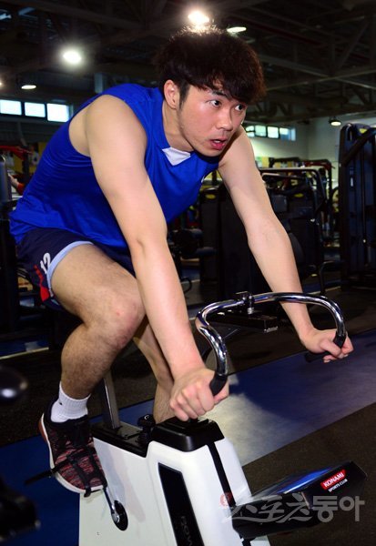 2018 자카르타-팔렘방 아시안게임 남자 배구 대표팀 전광인이 충북 진천국가대표선수촌에서 체력훈련을 하고 있다. 전광인은 “미쳐야 한다. 어떤 결과가 나오든 코트에서 최대한 뛰겠다”며 다부진 각오를 밝혔다. 스포츠동아DB