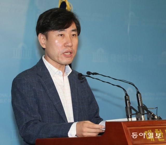 바른미래당 하태경의원이 2일 오전 국회 정론관에서 당대표 출마선언을 하고 있다. 사진= 김동주 기자 zoo@donga.com